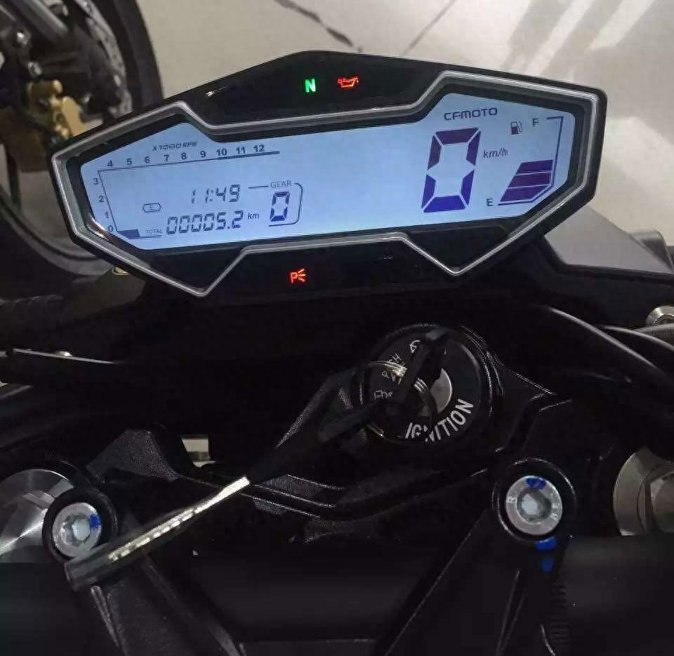 39800元提回春风650nk，开启运动模式，它就像头小野兽